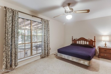 Back on market, BELOW APPRAISED VALUE. This spacious 3-bedroom - photo 18