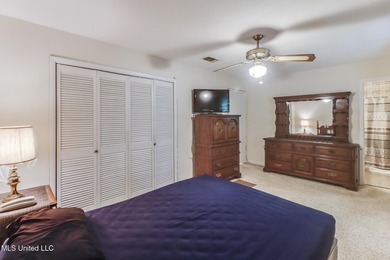 Back on market, BELOW APPRAISED VALUE. This spacious 3-bedroom - photo 19