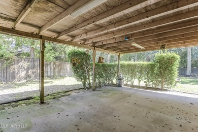 Back on market, BELOW APPRAISED VALUE. This spacious 3-bedroom - photo 21