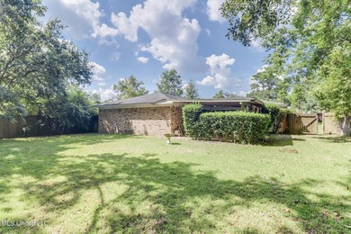 Back on market, BELOW APPRAISED VALUE. This spacious 3-bedroom - photo 23