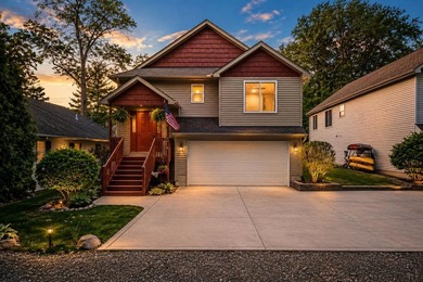 Move-In Ready Updated Home in Valparaiso Near Flint Lake with - photo 1
