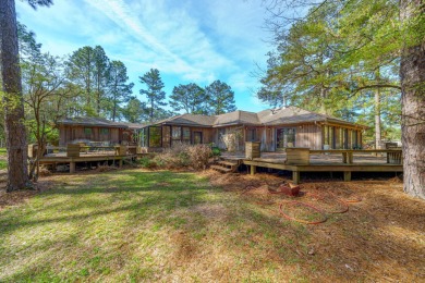 Country Club Lake Home For Sale in Hattiesburg Mississippi