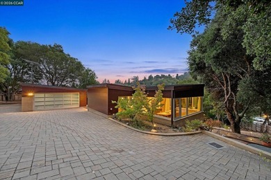 Custom designed by renowned Bay Area architects EnvelopeAD and - photo 4