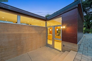 Custom designed by renowned Bay Area architects EnvelopeAD and - photo 6