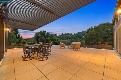 Custom designed by renowned Bay Area architects EnvelopeAD and - photo 7