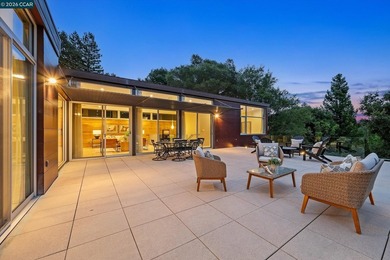 Custom designed by renowned Bay Area architects EnvelopeAD and - photo 8