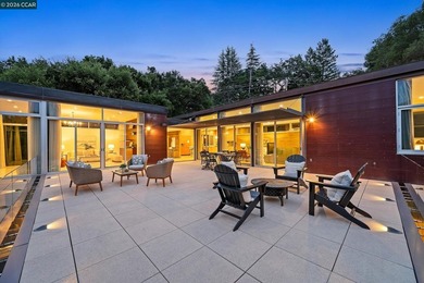 Custom designed by renowned Bay Area architects EnvelopeAD and - photo 9