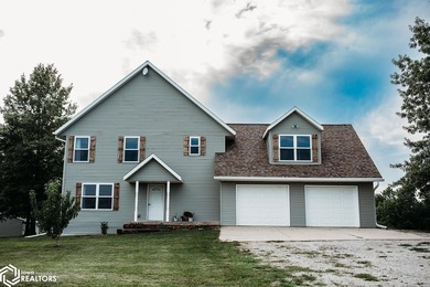 Beautiful 4 Bedroom, 4 Bath and Outbuildings sitting on 4.86 - photo 2