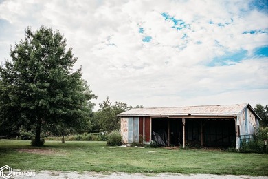 Beautiful 4 Bedroom, 4 Bath and Outbuildings sitting on 4.86 - photo 8