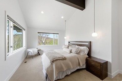 Sophisticated mountain living meets enviable in-town convenience - photo 29
