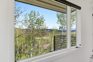 Sophisticated mountain living meets enviable in-town convenience - photo 32