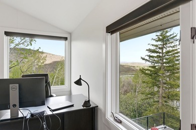 Sophisticated mountain living meets enviable in-town convenience - photo 38