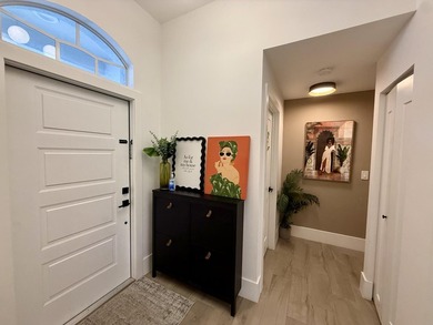 Welcome to this beautifully renovated 3-bedroom, 2-bath move-in - photo 3
