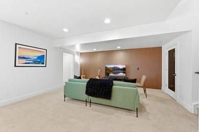 Sophisticated mountain living meets enviable in-town convenience - photo 47