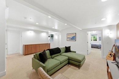 Sophisticated mountain living meets enviable in-town convenience - photo 48