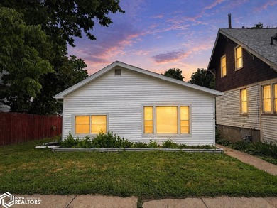 Completely remodeled from top to bottom, this 3-bedroom, 1-bath - photo 4