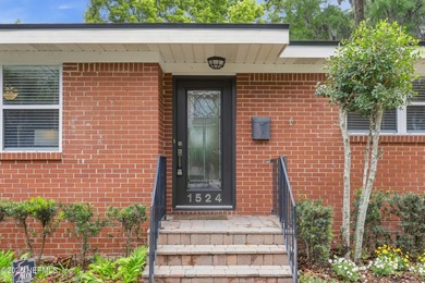 Location, updates, and timeless charm! This beautifully - photo 2