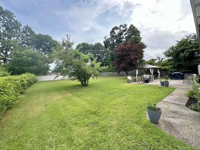 Enjoy the balance of comfort and convenience in this 4-bedroom - photo 14