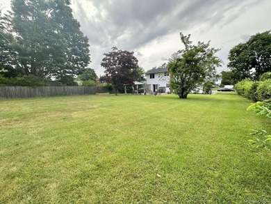 Enjoy the balance of comfort and convenience in this 4-bedroom - photo 15