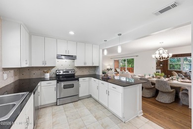 Location, updates, and timeless charm! This beautifully - photo 10