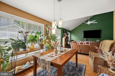 Well-kept 3BR/2BA rancher on a corner lot in the desirable - photo 4