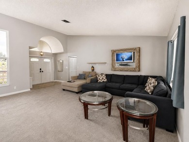 Welcome to this beautifully maintained 3-bedroom, 2-bathroom - photo 3
