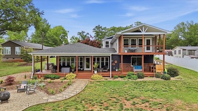 Experience the perfect blend of waterfront living, versatility - photo 3