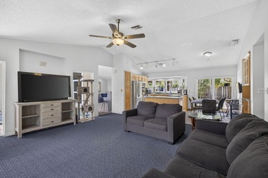 Welcome to this beautifully maintained 3-bedroom, 2-bathroom - photo 4
