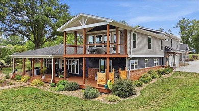 Experience the perfect blend of waterfront living, versatility - photo 5