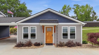 Experience the perfect blend of waterfront living, versatility - photo 6