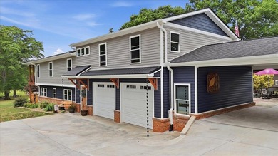 Experience the perfect blend of waterfront living, versatility - photo 7
