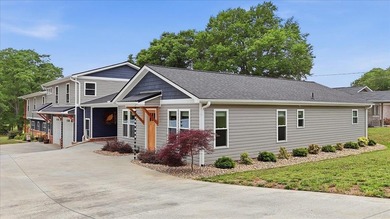 Experience the perfect blend of waterfront living, versatility - photo 8
