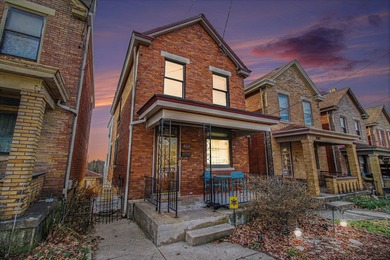 (private lake, pond, creek) Home For Sale in Bellevue Kentucky