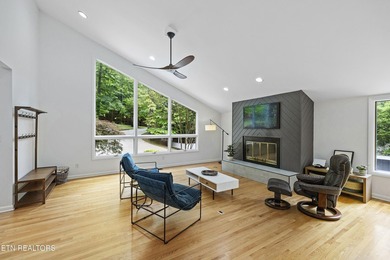 FRESH NEW PRICE AND A BRAND NEW DECK! Stunning mid-century - photo 5