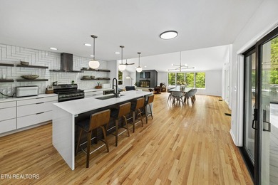 FRESH NEW PRICE AND A BRAND NEW DECK! Stunning mid-century - photo 10