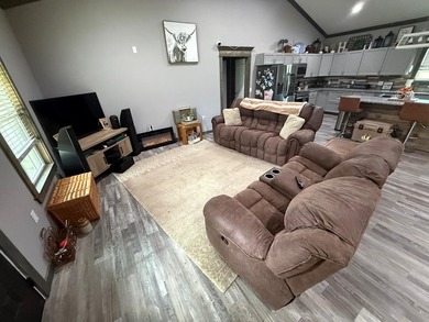 This home has 3 bedrooms and 2 bathrooms, the split-bedroom - photo 20