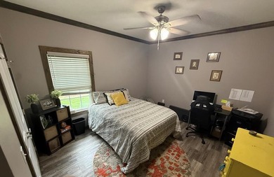 This home has 3 bedrooms and 2 bathrooms, the split-bedroom - photo 21