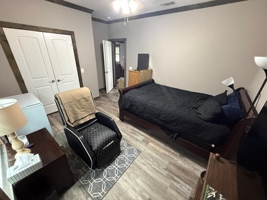 This home has 3 bedrooms and 2 bathrooms, the split-bedroom - photo 25