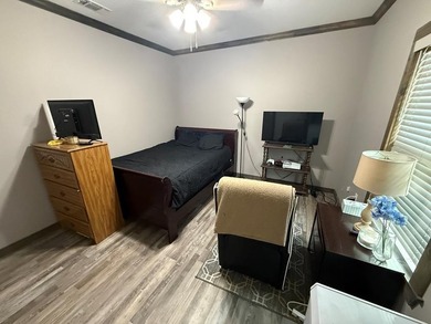This home has 3 bedrooms and 2 bathrooms, the split-bedroom - photo 26