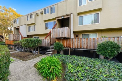 Welcome to a charming 2-bedroom, 1.5-bathroom home located in - photo 1