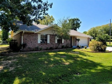 Lake Home For Sale in Eufaula, Oklahoma