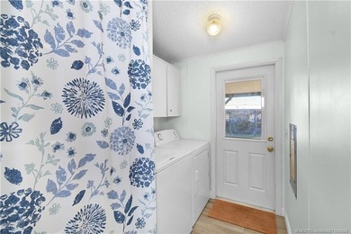 Don't miss this one! Rare end unit on a quiet Cul-De-Sac and an - photo 16