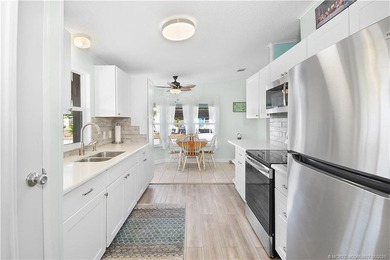 Don't miss this one! Rare end unit on a quiet Cul-De-Sac and an - photo 20