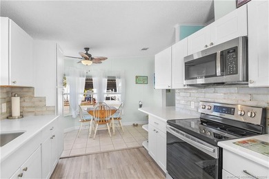 Don't miss this one! Rare end unit on a quiet Cul-De-Sac and an - photo 22