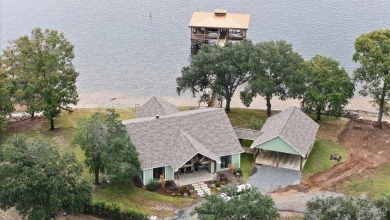 Lake Home For Sale in Hemphill, Texas, Louisiana