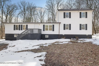 Lake Home For Sale in East Stroudsburg, Pennsylvania