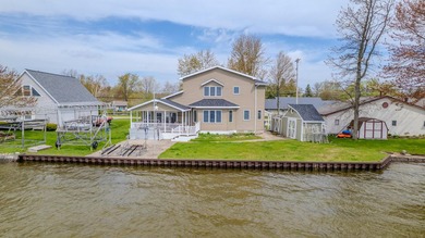 Lakefront with Spectacular sunset & sunrise Views! 5 bedrooms 3 - photo 3