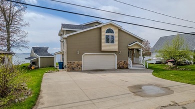 Lakefront with Spectacular sunset & sunrise Views! 5 bedrooms 3 - photo 4