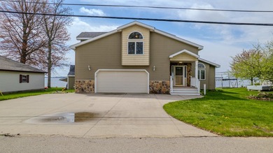 Lakefront with Spectacular sunset & sunrise Views! 5 bedrooms 3 - photo 5