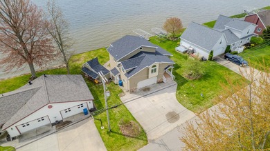 Lakefront with Spectacular sunset & sunrise Views! 5 bedrooms 3 - photo 8